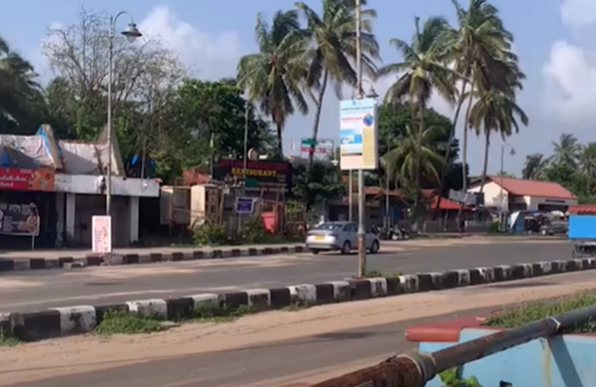 Colva beach in darkness: Locals slam govt over collapsing rusted poles 1 Colva beach in darkness: Locals slam govt over collapsing rusted poles