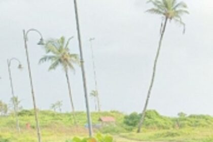 Colva culvert’s broken  railings pose danger to kids