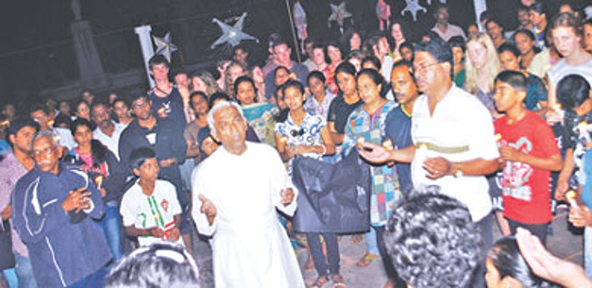 Colva villagers took out a candlelight procession to protest the Delhi gang rape