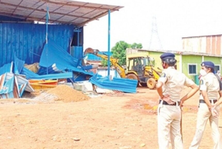 Colvale VP demolishes illegal scrap yard