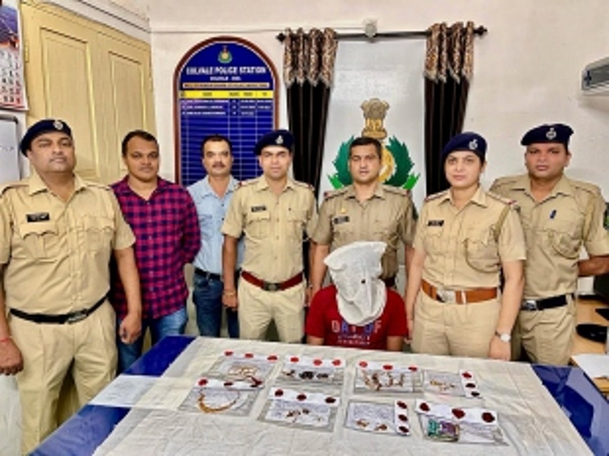 Colvale police crack House breaking theft case within 24 hrs. One arrested and recovered gold worth Rs.10 Lakhs