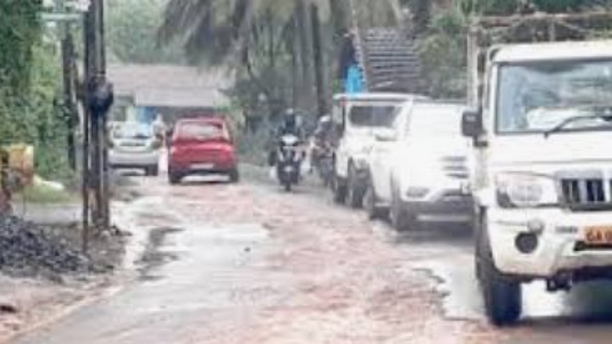 Commuters Struggle with Traffic Issues on Benaulim Western Bypass Amidst Lack of Signage