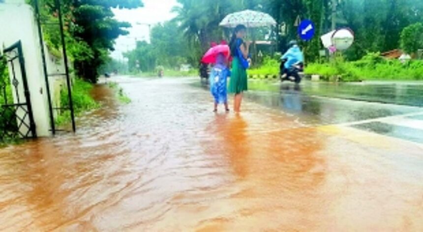 Commuters and locals fed up as Arlem junction vanishes under flood water 1 Commuters and locals fed up as Arlem junction vanishes under flood water