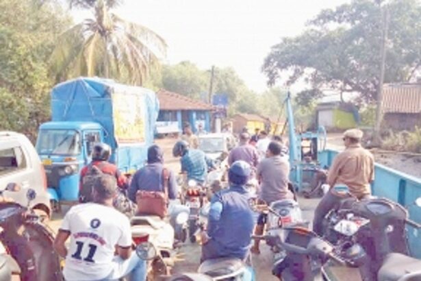 Commuters demand large ferry boat on Rachol-Shiroda route