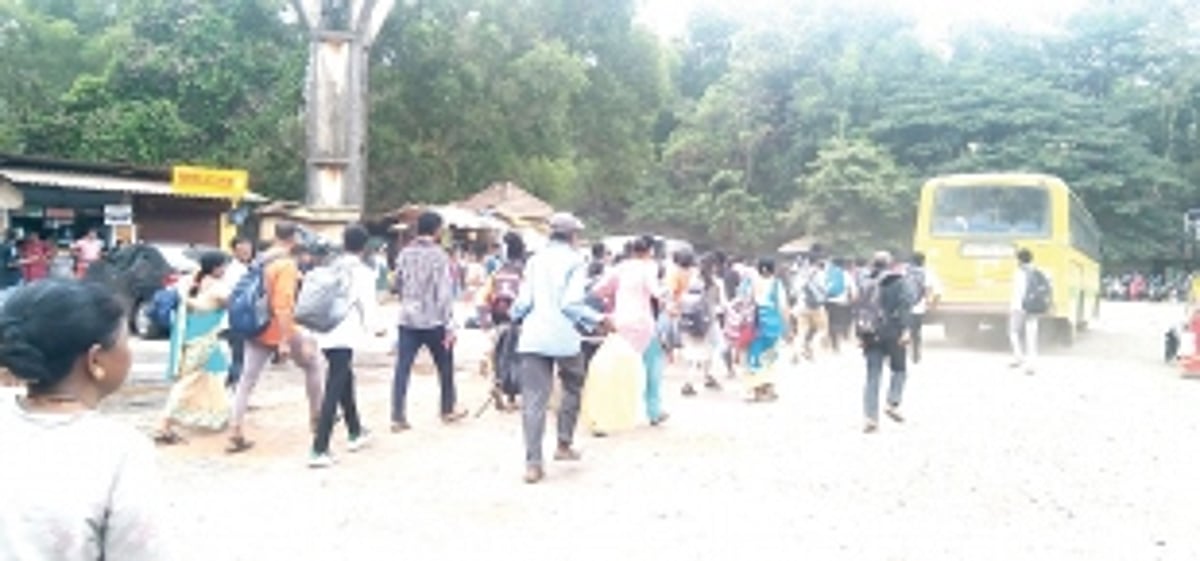 Commuters face the heat as work on Ponda KTC bus stand moves at snail’s pace