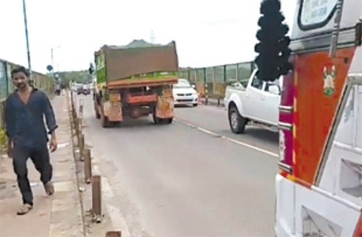 Commuters fear Borim Bridge may collapse any moment