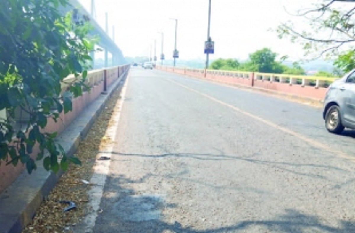 Commuters frustrated by haphazard traffic measures on Old Mandovi Bridge
