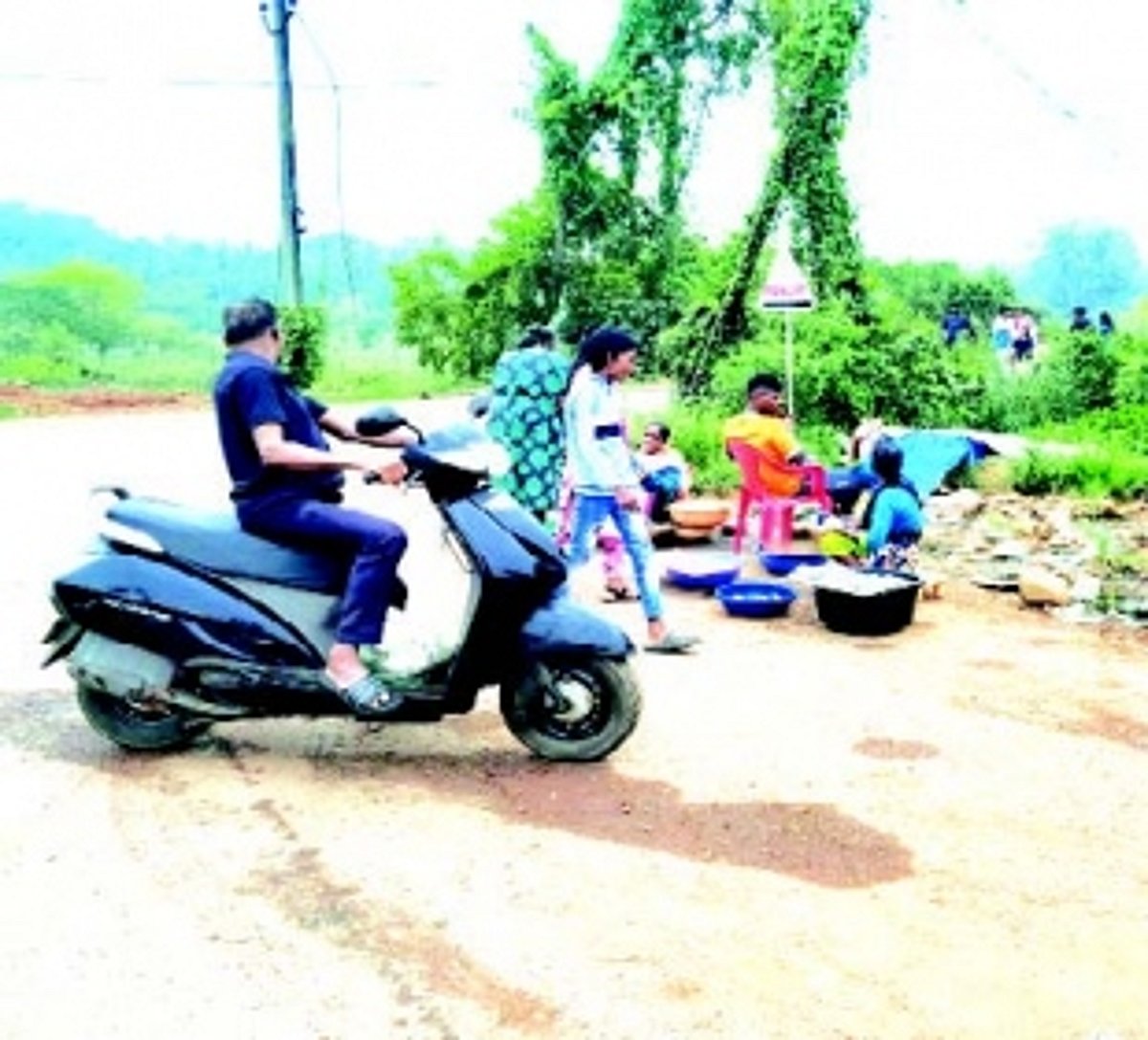 Commuters raise alarm over traffic congestion at Seraulim Junction