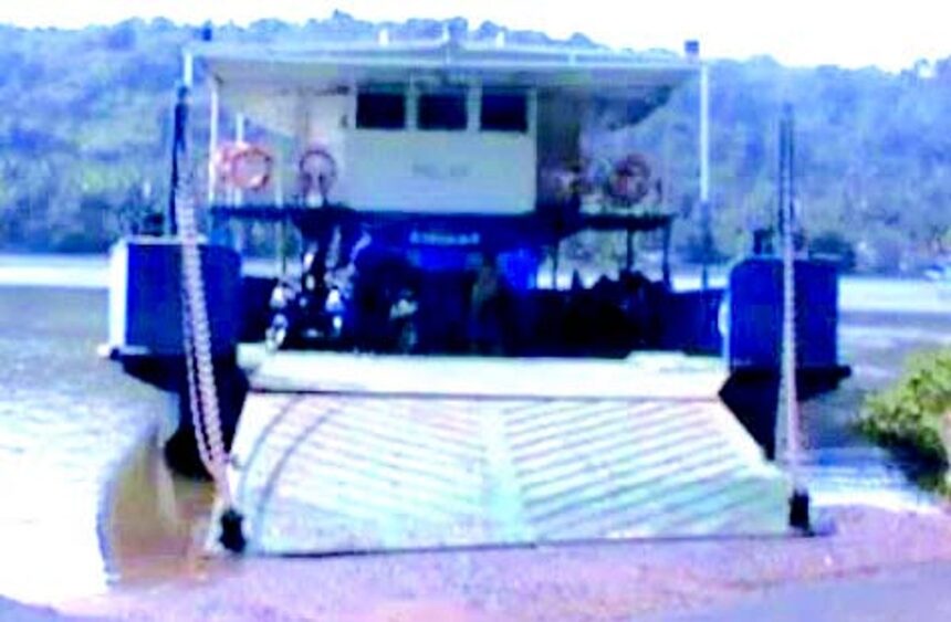 Commuters, students suffer as
Durbhat-Rasoi ferry service suspended