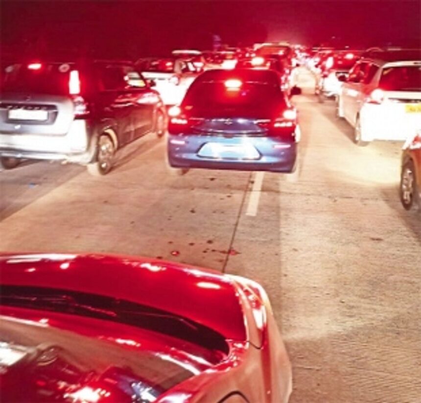 Commuting woes continue; another traffic jam at Cortalim