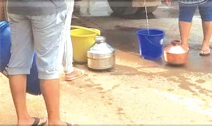 Comorodd-Margao Residents Struggle with Water Shortage: Late-Night Water Collection and Rising Frustration