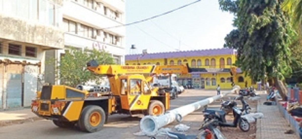 Complaint stops flag post  installation work at Vasco