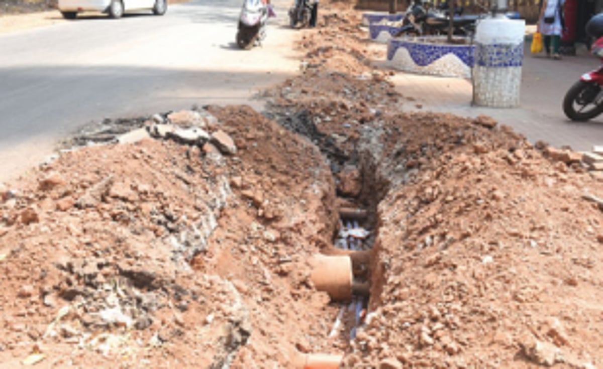 Complete sewage treatment plant work  in two months or face stir: Pondaites