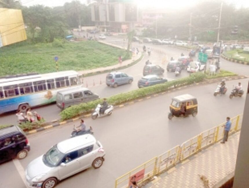 Confusing traffic signals at Old Market Circle