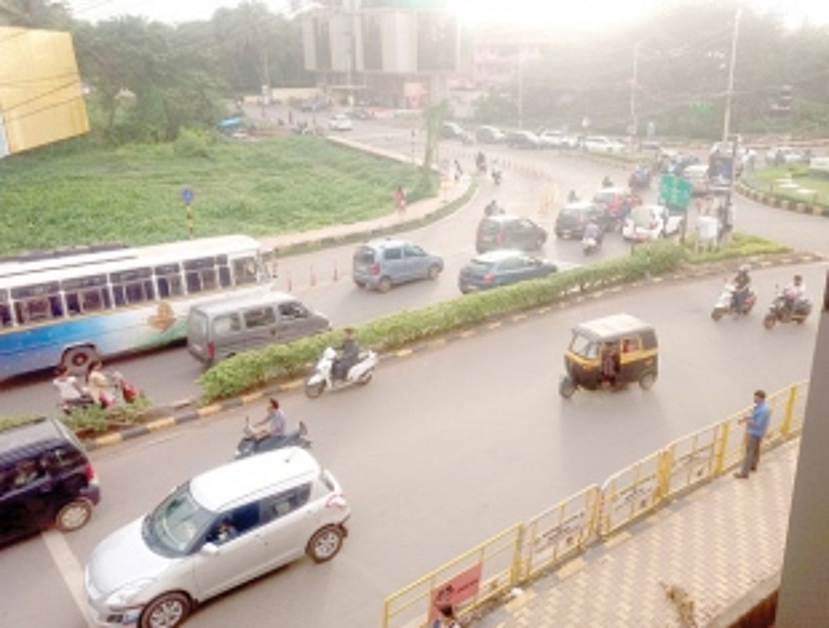 Confusing traffic signals at Old Market Circle