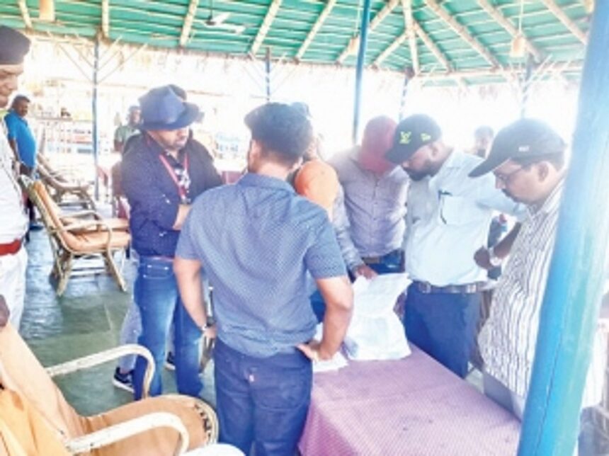 Confusion prevails as sealing of shacks continues by Deputy Collector