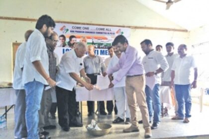 Cong burns notifications  hiking water, power charges