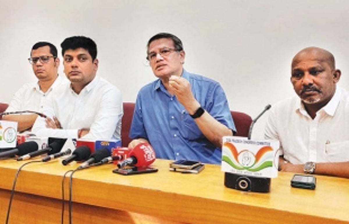 Cong flays govt over Oppn  leader’s security issue