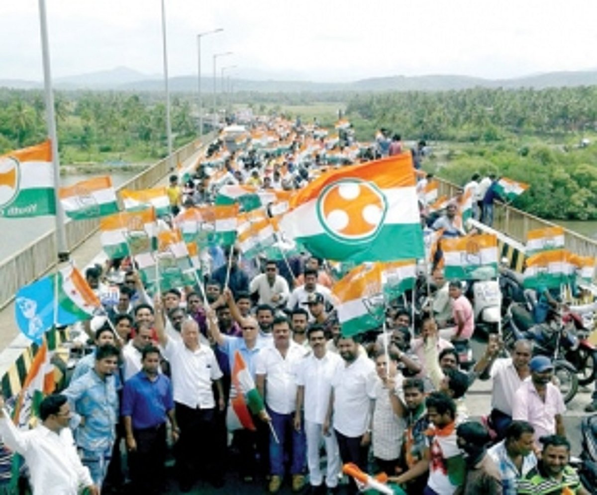 Cong holds motorcycle rally  against river nationalisation