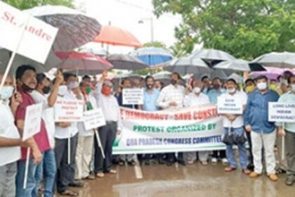 Cong holds peaceful demo near Raj Bhavan