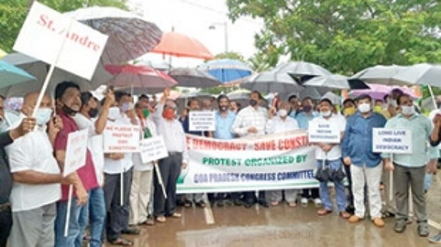 Cong holds peaceful demo near Raj Bhavan 1 Cong holds peaceful demo near Raj Bhavan