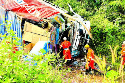 Cong lodges complaint against PWD PCE, M V Rao Infra