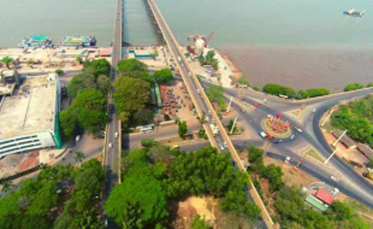 Cong meets CAG, demands special audit of Smart City and Amrut Mission works