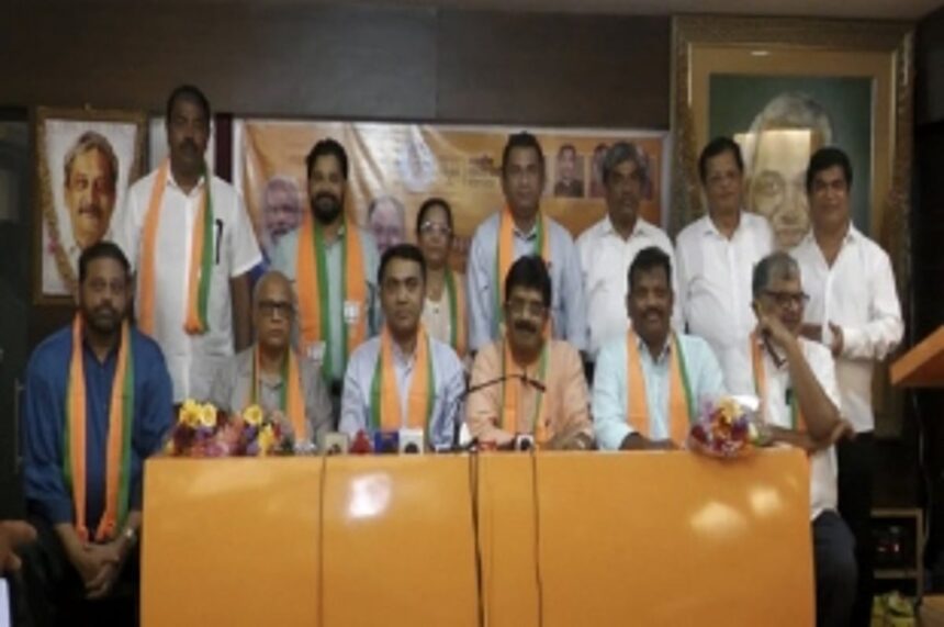 Cong men up the ante: ‘Defector MLAs must quit & seek fresh mandate’