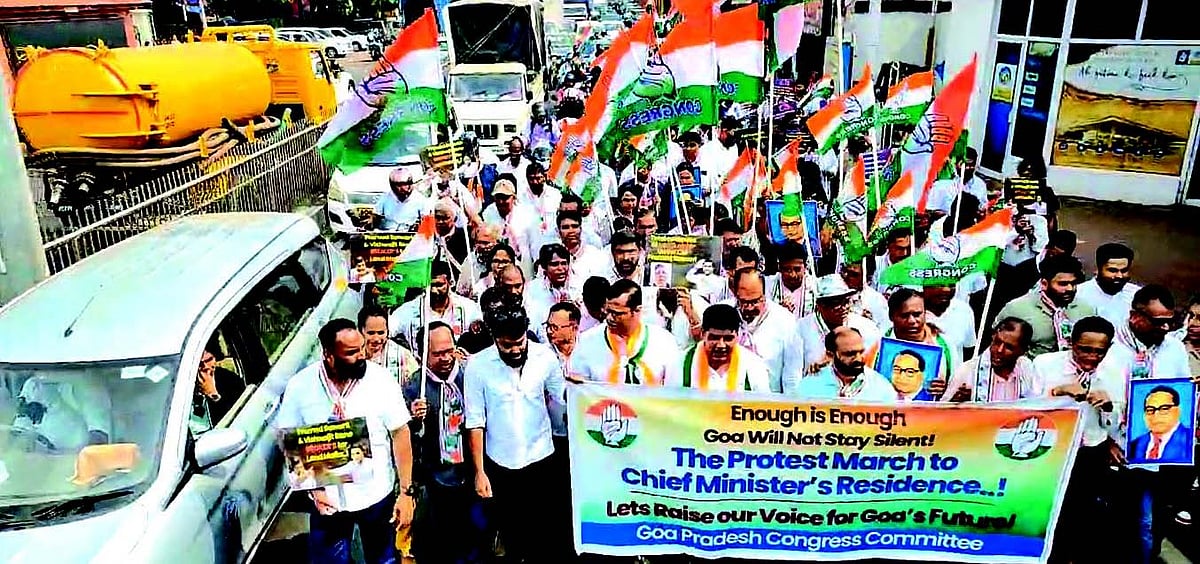 Cong protest stalled by cops, workers detained