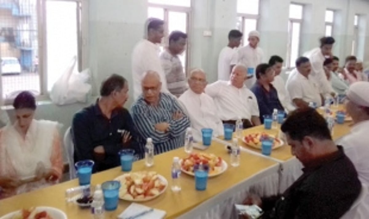 Cong puts up show of strength at Iftar party organised by Rumdamoll Muslims