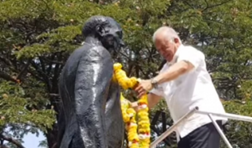 Cong remembers Rajiv, calls him architect of digital India