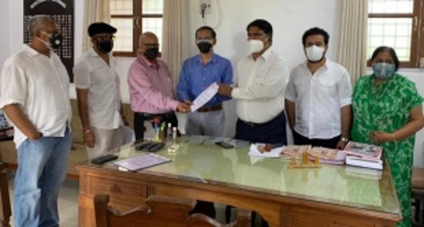 Cong writes to President- Universal Free Vaccination for all