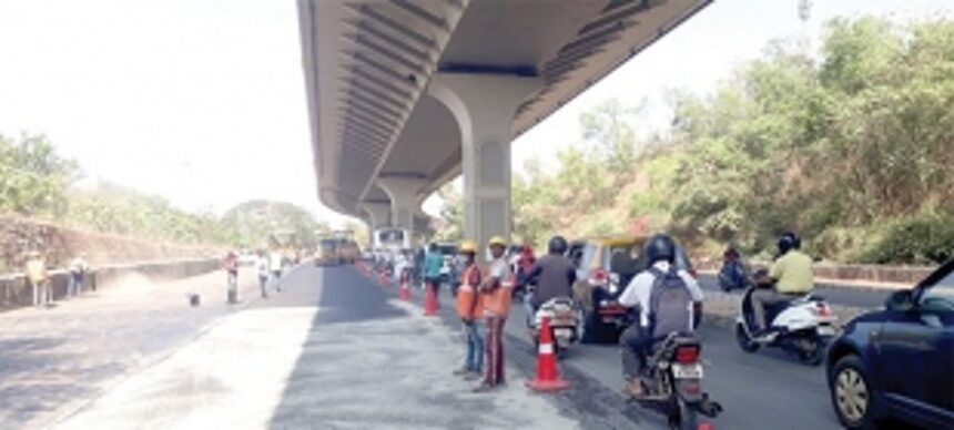 Congestion at Porvorim due to hotmixing work 1 Congestion at Porvorim due to hotmixing work