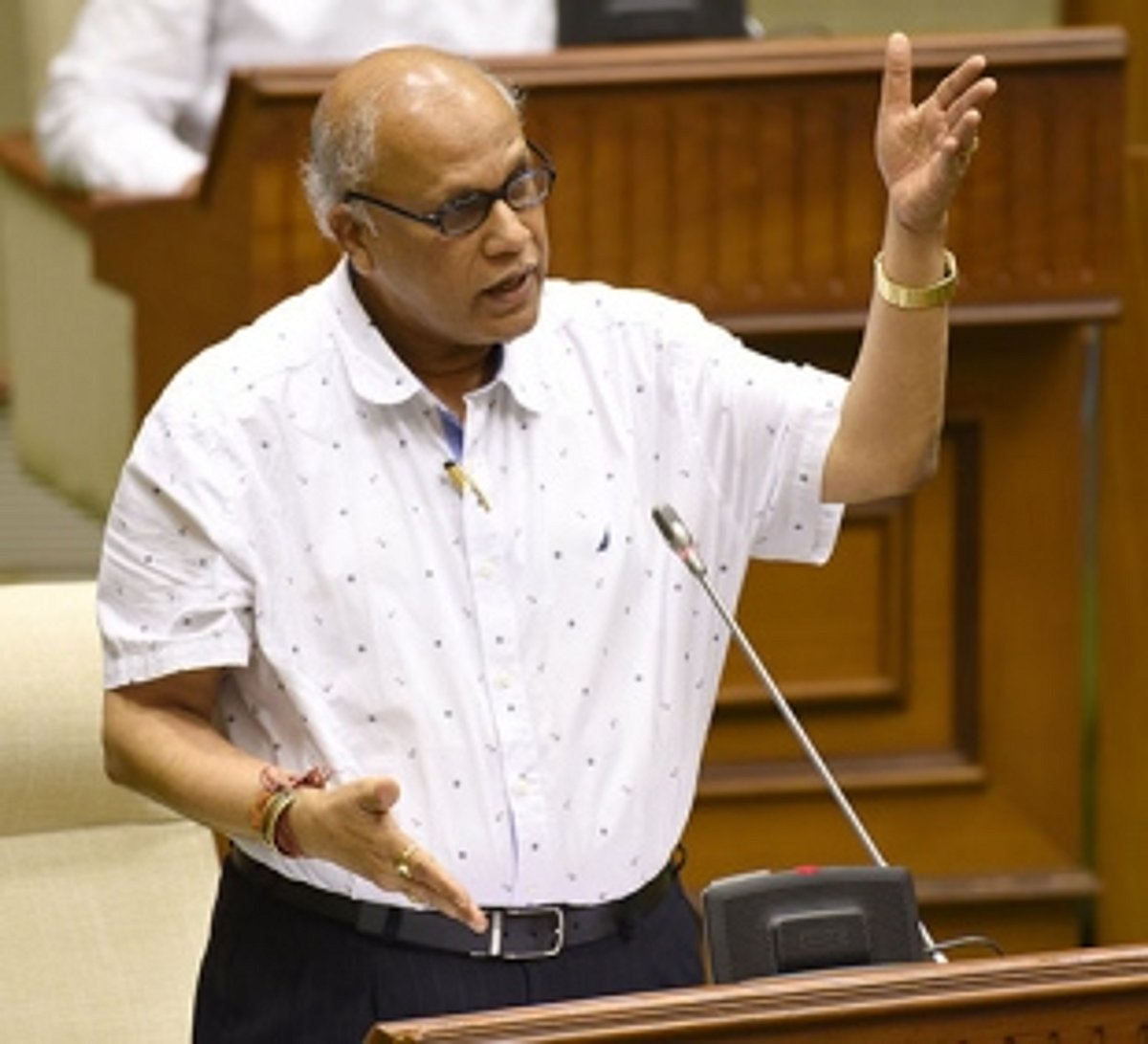 Congress flays land acquisition  nod for double tracking