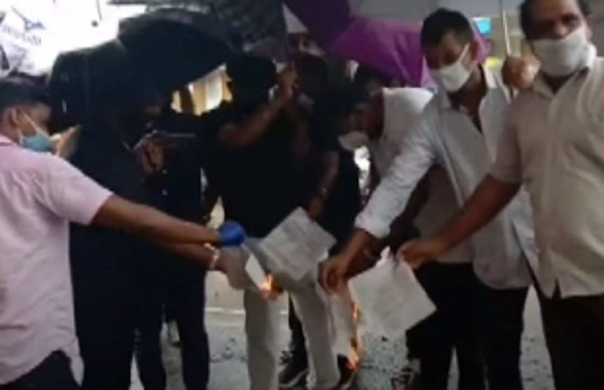 Congress protests outside Calangute Power dept over high electricity bills 1 Congress protests outside Calangute Power dept over high electricity bills