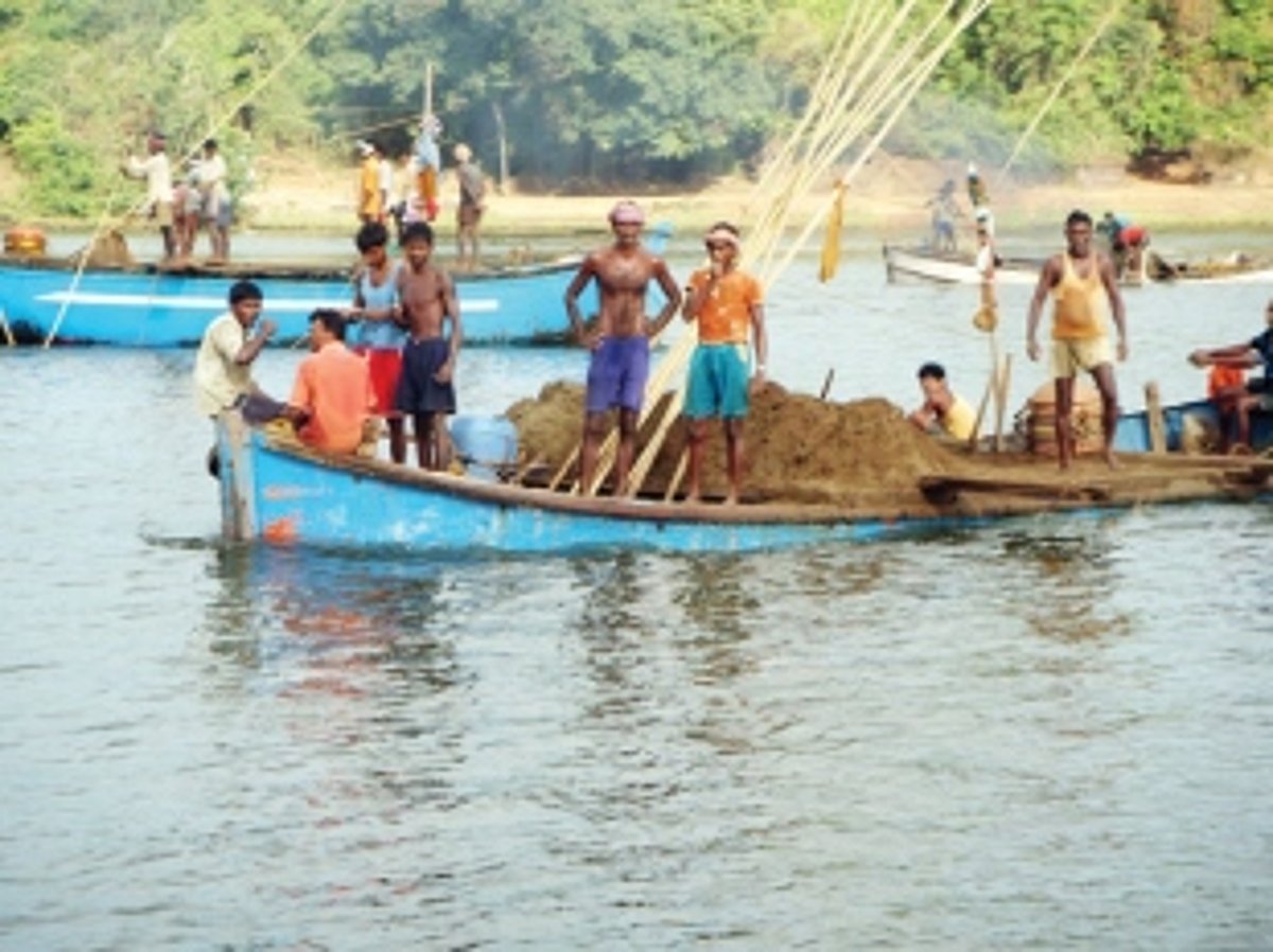 Congress threatens to approach NGT over sand mining licences
