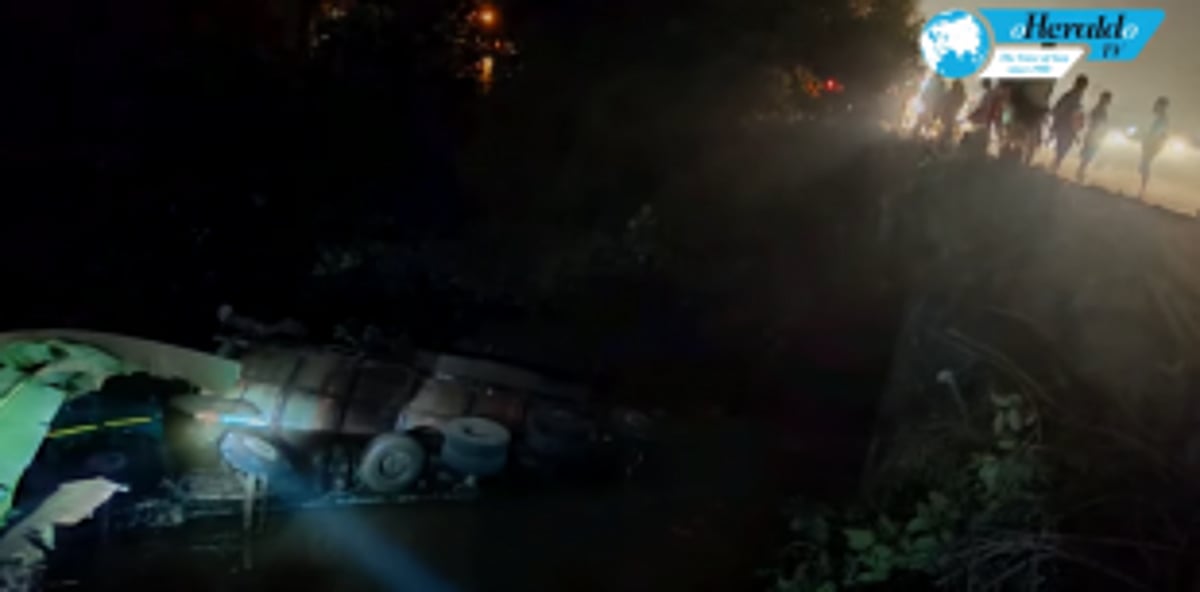 Container carrying chemical waste falls into a creek at Ugvem-Pernem; driver injured