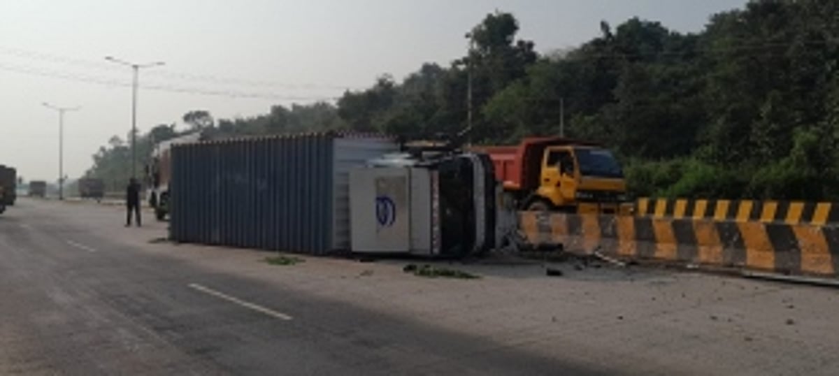Container truck collides on NH 66 in Malpe; Driver escapes unharmed