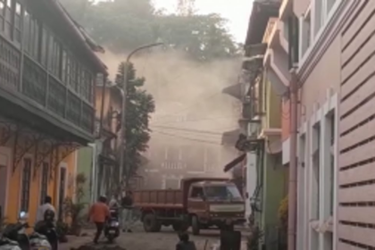 Contractor blows dust into Sao Tome homes to meet deadlines