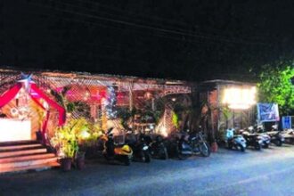 Cops play deaf to loud  music at Ashvem