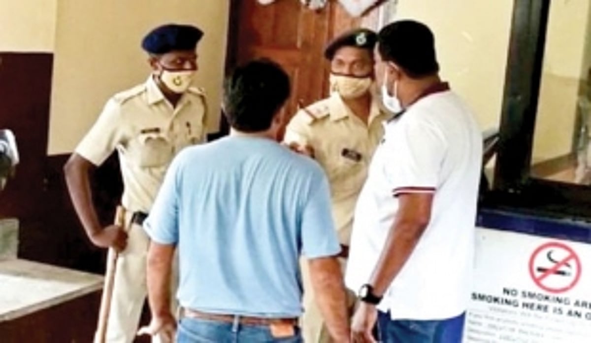 Cops stop Congress vice chief from burning Cabral’s effigy