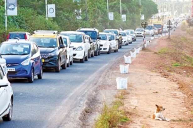 Cortalim-Agassaim traffic jams  come to haunt commuters again