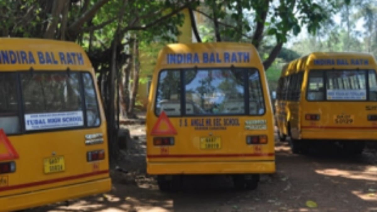 Cortalim school requests MLA for additional buses for ferrying students