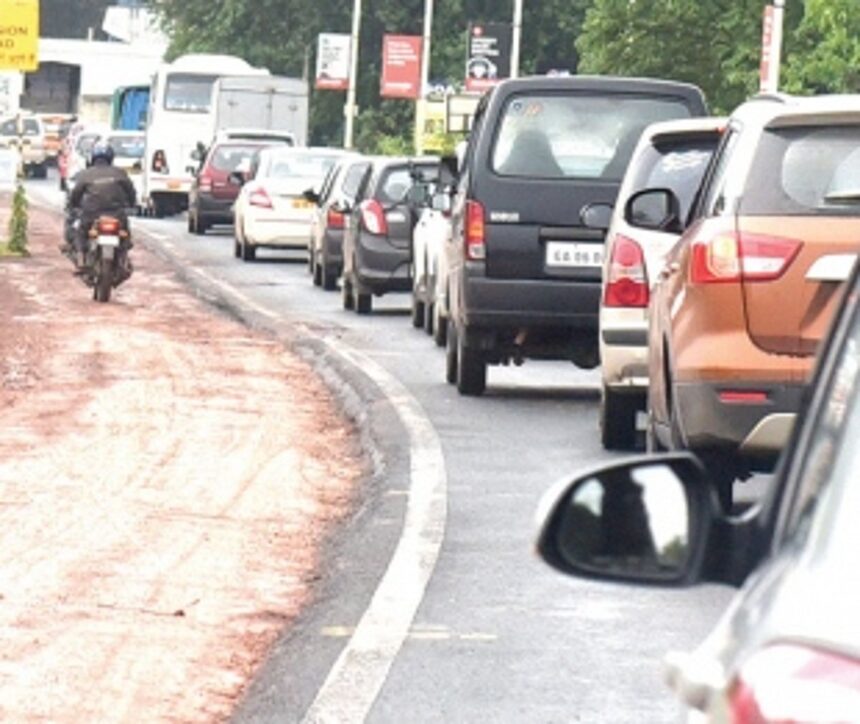 Cortalim traffic jams haunt commuters again 1 Cortalim traffic jams haunt commuters again
