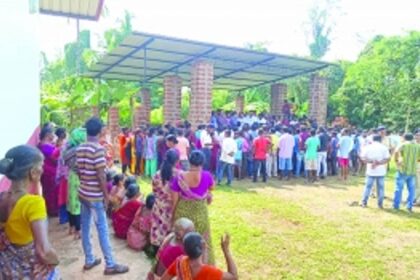 Cotarli villagers stage rasta roko to protest  death of local youth in truck mishap