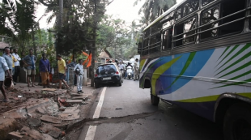 Couple hurt in Ribandar accident