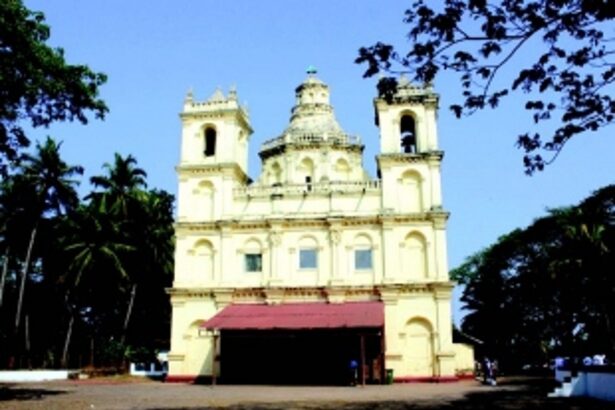 Court declares road touching St Estevam Church facade, shown in RP, as illegal