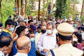 Cowardice to advance anti-people  projects at this juncture