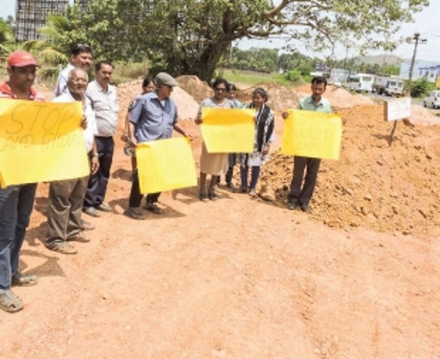 Crasto heirs protest ‘land grab’ in Margao