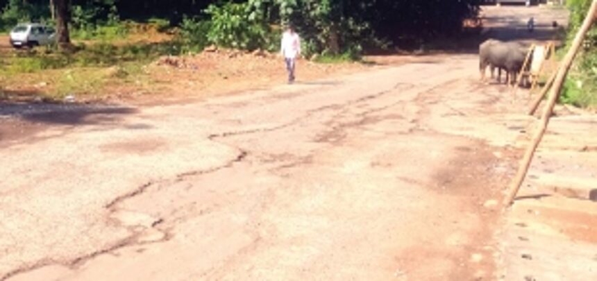 Crater-filled road at Daag stands out as a blot on Ponda’s landscape